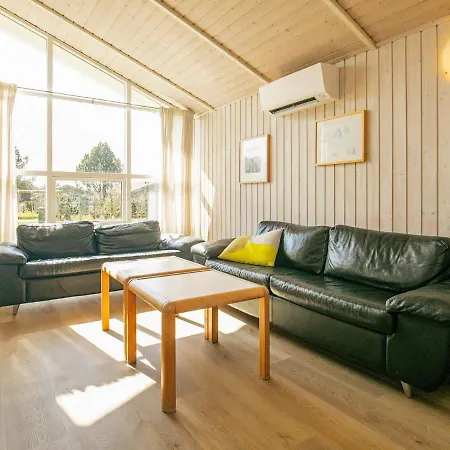 Spacious Holiday Home In Lokken With Sauna Gronhoj (Nordjylland)