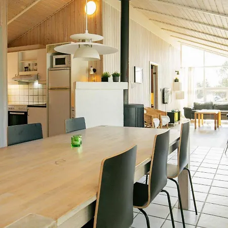 Spacious Holiday Home In Lokken With Sauna Prázdninový dům *