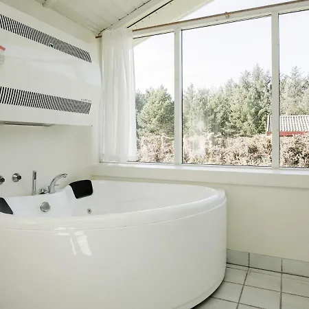 Spacious Holiday Home In Lokken With Sauna * Gronhoj (Nordjylland)